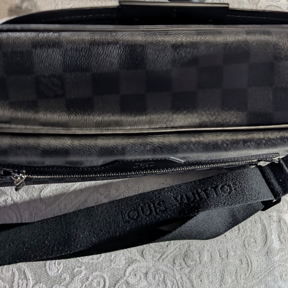 Louis Vuitton Damiere Graphite Daniel MM Messenger Like NEW🔥 - Picture 9 of 14